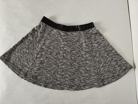 Čierno biela sukňa, m