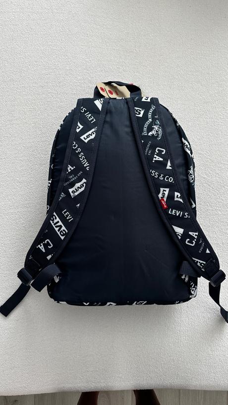 Nové ruksaky levis - veľkosť l,