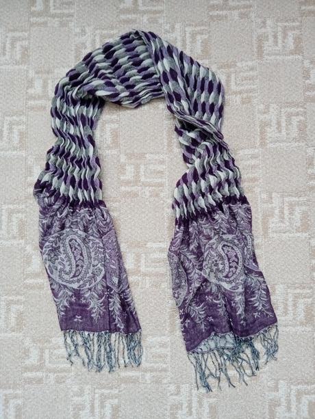 Šál sivo fialový,