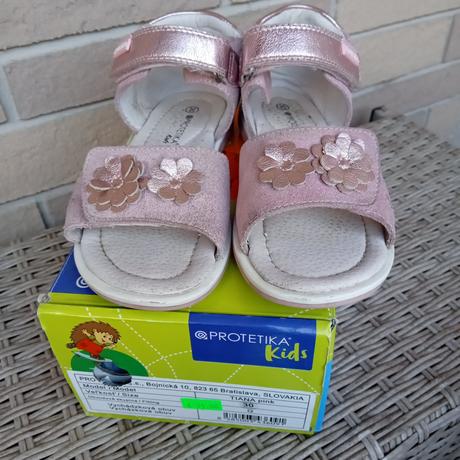 Sandálky, protetika,30