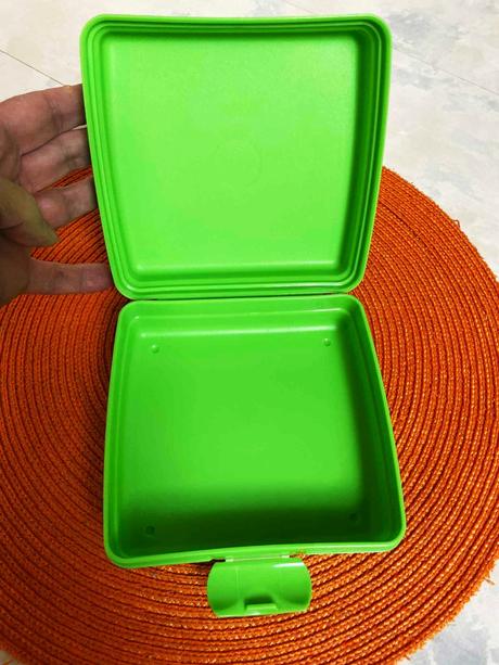Box na desiatu tupperware,