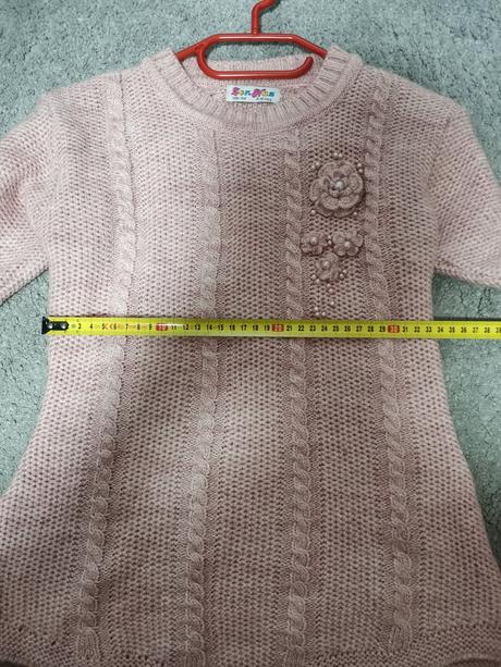 Krásny elegantný svetrík, 128