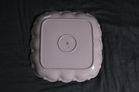 Misa z ružového porcelánu,