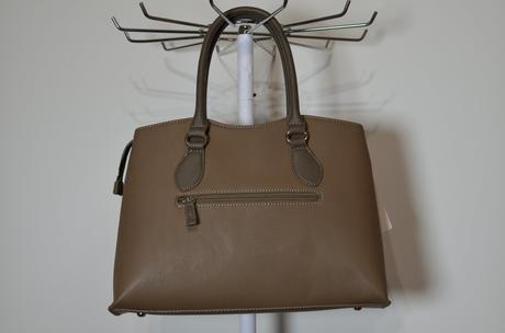 Bledohnedá kabelka, 