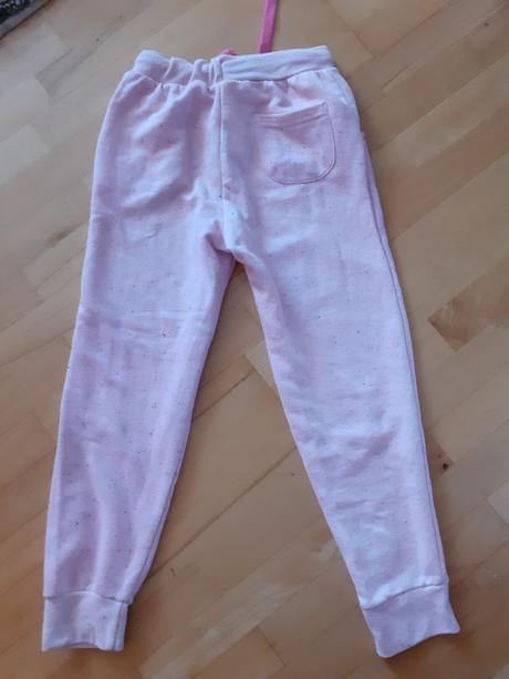 Dievčenské tepláky, 128