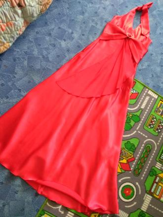 Spoločenské šaty, 42