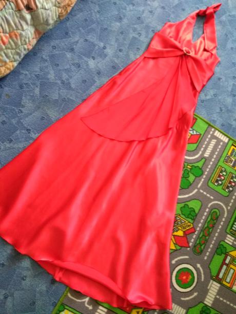 Spoločenské šaty, 42