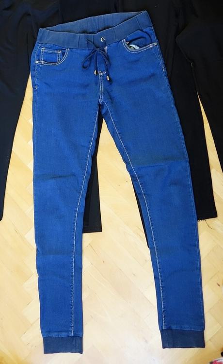 Tehot.obleč.(2x rifle,šaty+ rolák,pančuchy gratis), 36