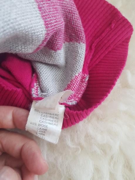 Kasmirovy svetrik, s