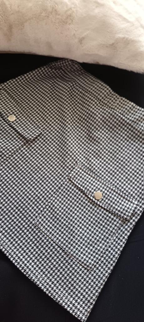 Štýlová sukňa s vreckami napredu, 158