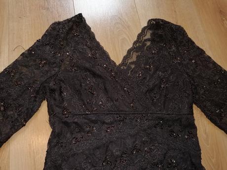 Hnedé čipkované šaty s korálikmi, 40