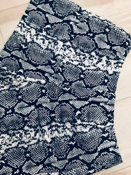 Kraťasy s hadím vzorom, river island,40