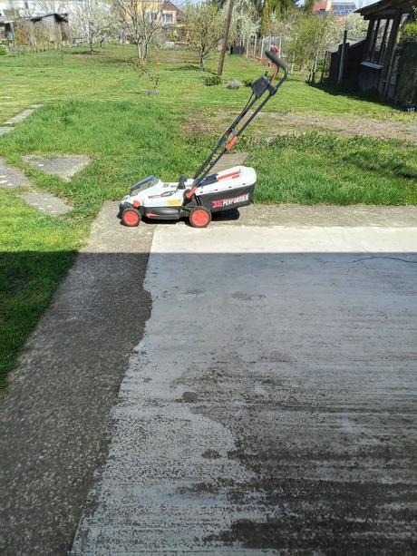 Aku kosačka performer 20v, 