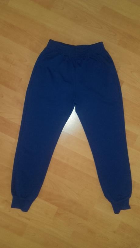 Tepláky len oprané, 122