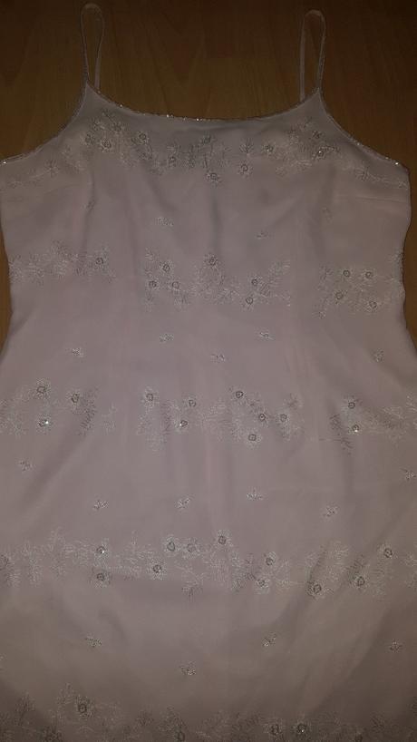 Krásne šaty s korálikmi a štólou, 38