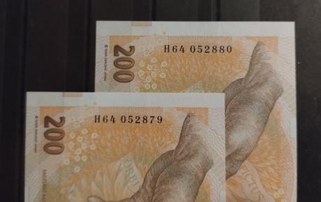 200 kč bankovky unc postupka, 