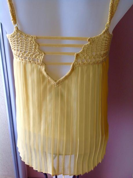 Plisovany top s hackovanym sedlom/53, 36