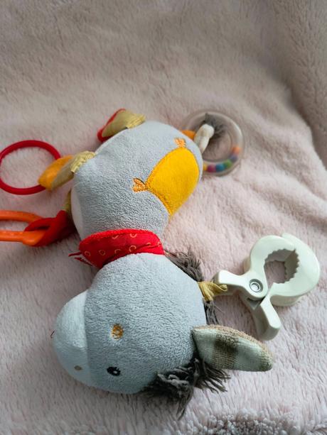 Hračka na zavesenie,