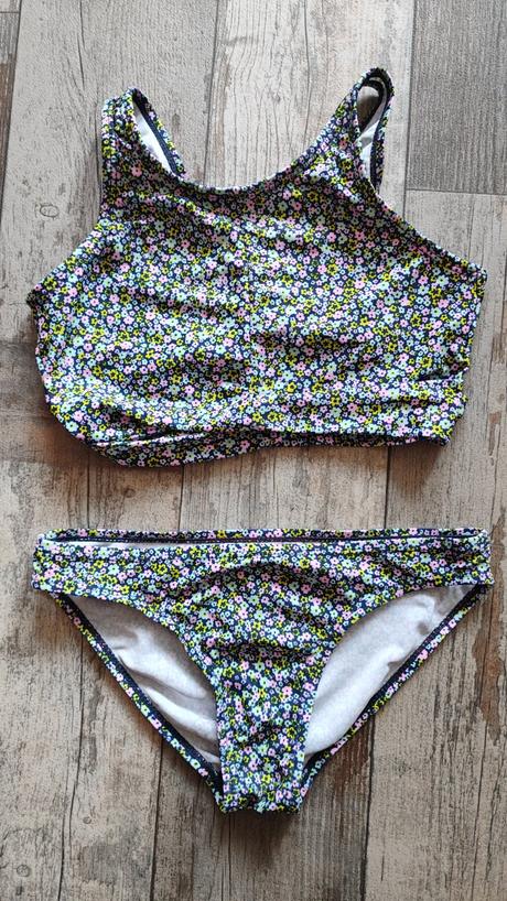 Kvetinové plavky, takko,134