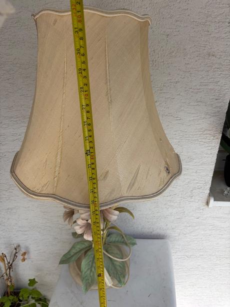 Unikatna 85 cm velka stojaca vintage kovova lampa,