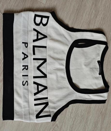 Nádherný top v štýle balmain, s