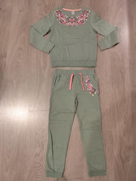 Tepláková súprava, 134