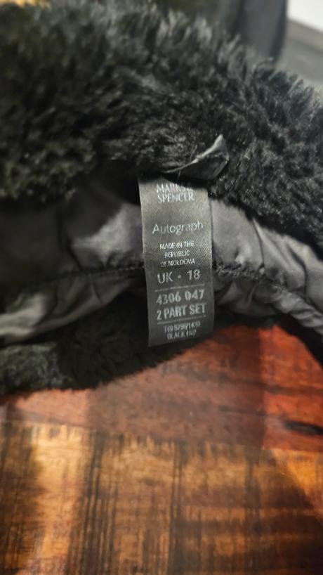 Kožušinový šál, marks & spencer