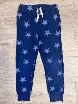 Tepláky z hviezdičkami, next,122