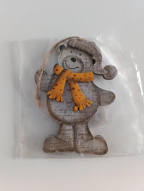 Drevený okrasný medvedík, 