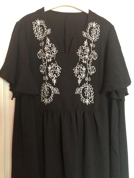 Vyšívané saty, xl