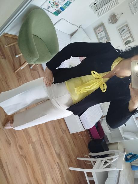 Zara zaujímavé sako vzadu s volanom, zara,l