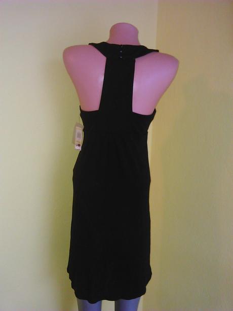 Čierné spoločenské šaty, m