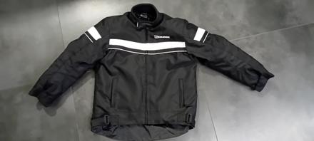 Bunda na motorku s poštou, 152