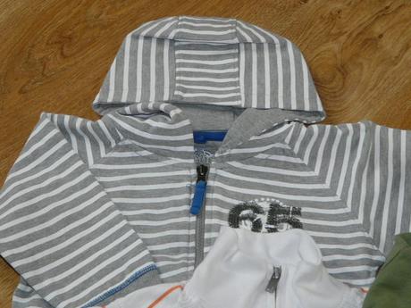 Mikinky pre nenáročnú maminku 3 kusy velk 98, disney,98