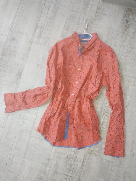 Kvietkovaná košeľa, 