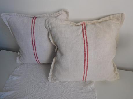 Vankúše menšie , vačšie, podlhovasté,, 