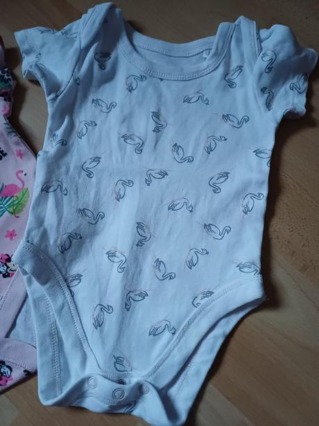 2x body v.74/ 6-9mesiacov, disney,74