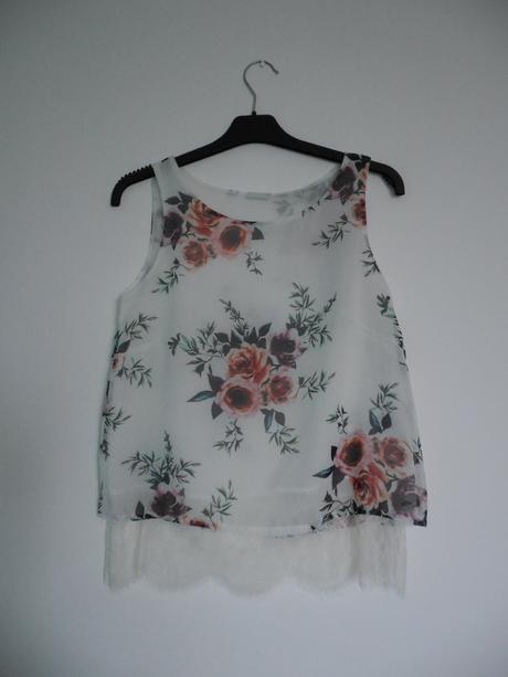 Kvietkovaná blúzka, 34