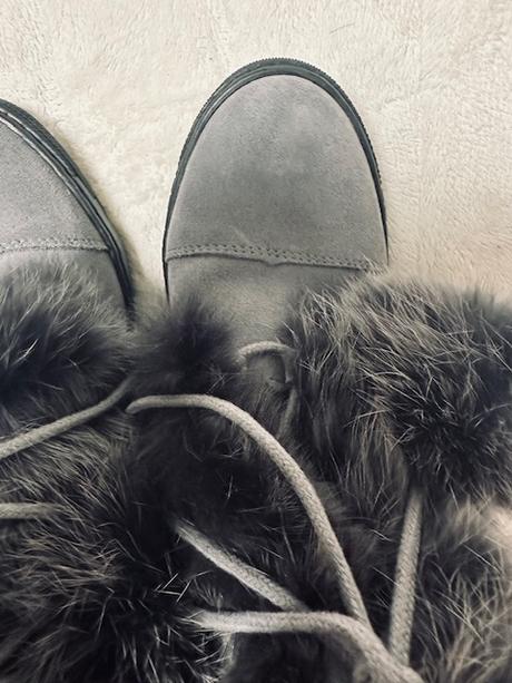 Kotníkové sivé čižmičky s kožušinkou na uviazanie, 40