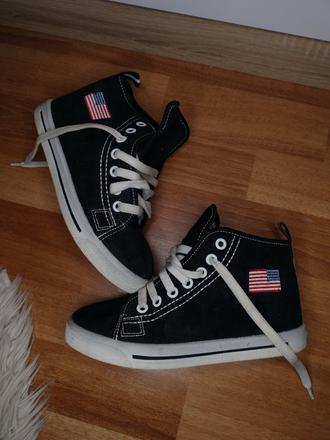 Plátené vysoké tenisky, 33