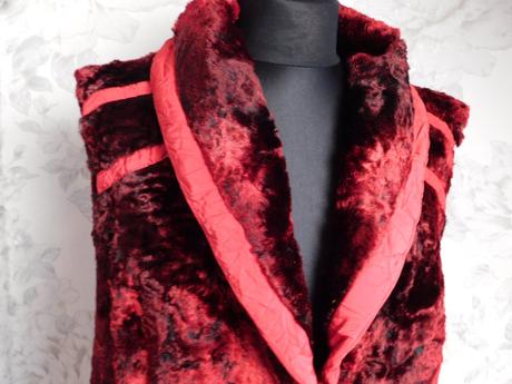 Pekna štylova plišova vesta, 42