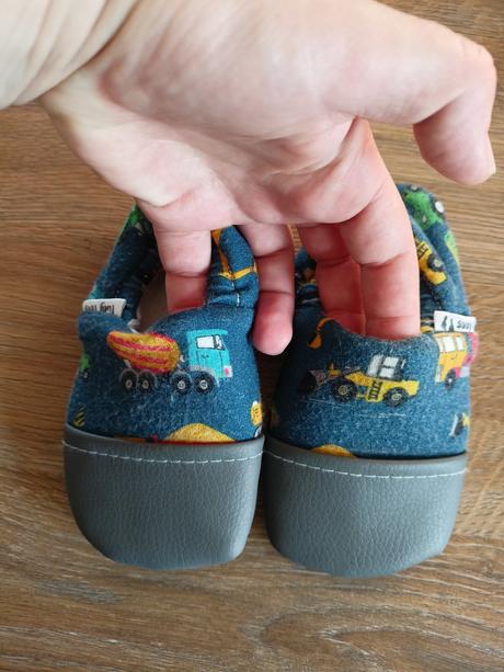 Capacky textilne, 23