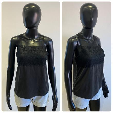 Dámske rebrované tričko s tylom a čipkou, m