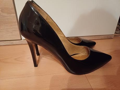 Predám dámske lodičky v 39, lasocki,39