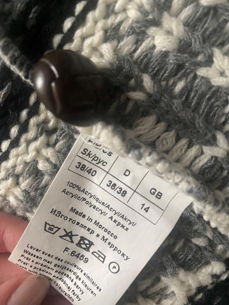 Sveter na gombíky, l