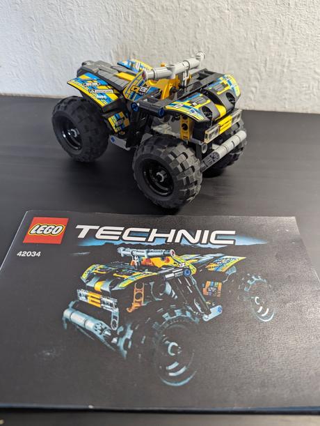 Lego technic štvorkolka,