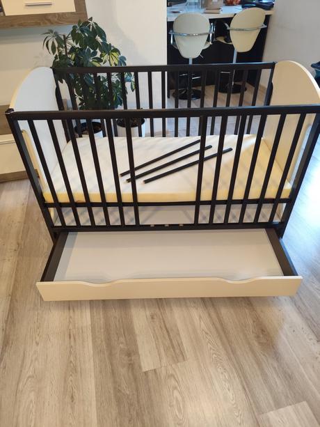 Predám detskú postieľku, šírka (cm): 60,dĺžka (cm): 120