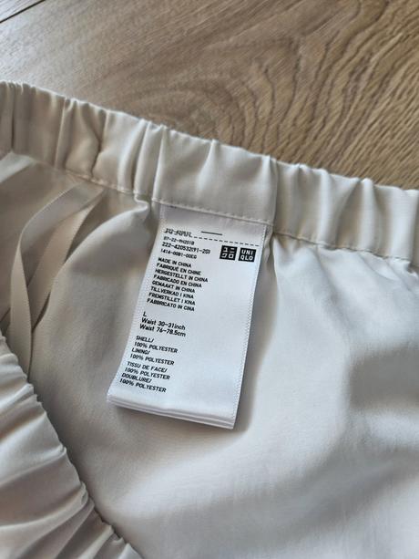 Biela plisovaná sukňa uniqlo, l