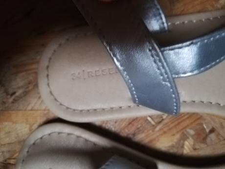 Sandalky reserved, reserved,34