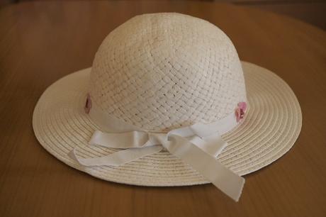 Dievčenský klobúk, 134